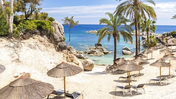 Private beach, sun-loungers, beach umbrellas, beach towels