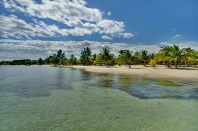 Coco's Beachfront Cabanas