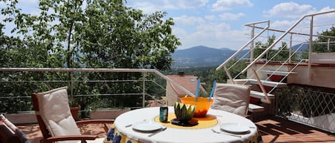 تناول الطعام بالخارج