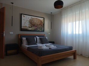 3 soverom, strykejern/-brett, wi-fi og sengetøy