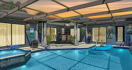 LAKEFRONT PROPERTY, LARGE HEATED POOL, newly renovated. Welcome to "Our Nest"