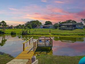 Property grounds - LAKEFRONT PROPERTY, LARGE HEATED POOL, newly renovated. Welcome to "Our Nest" (Port Richey)