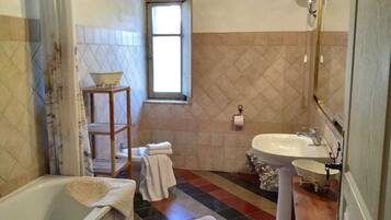 Superior Apartment (5 Adults) | Bathroom | Shower, bidet, towels, soap
