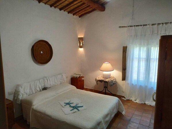 Superior-Apartment (5 Adults) | Individuell dekoriert, individuell eingerichtet, Schreibtisch