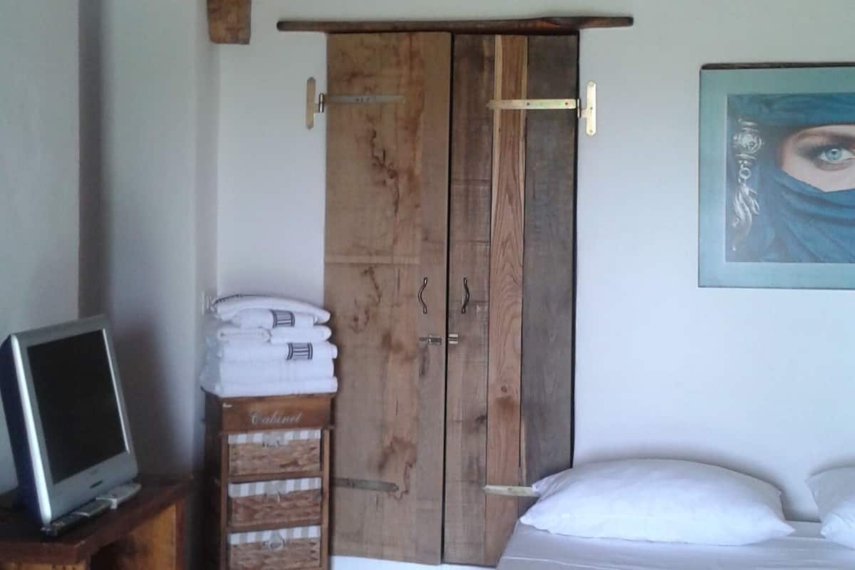 Studio (3 Adults) | 2 bedrooms, individually decorated, individually furnished, desk