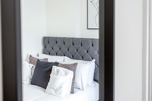 Apartamento exclusivo, 1 cama de casal e sofá-cama, vista para o mar | 1 quarto, individualmente decorados, individualmente mobiliados