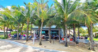 POSHPADZ Hibiscus Villa Hot Tub, 3 Bed, Priv Pool, Nr Beach, BBQ, Putting Green