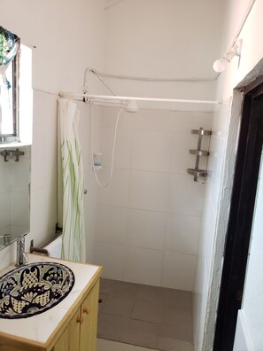 Bruser, håndklæder, Sæbe, Toiletpapir