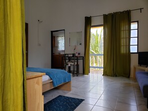 熨斗/熨衣板、免费 WiFi、床单