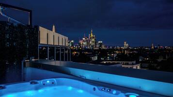 Loft | Wohnbereich | LED-Fernseher, Arbeitsbereiche