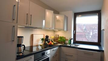 Apartment, 3 Bedrooms (Lilie) | Private kitchen | Fridge, microwave, stovetop, dishwasher