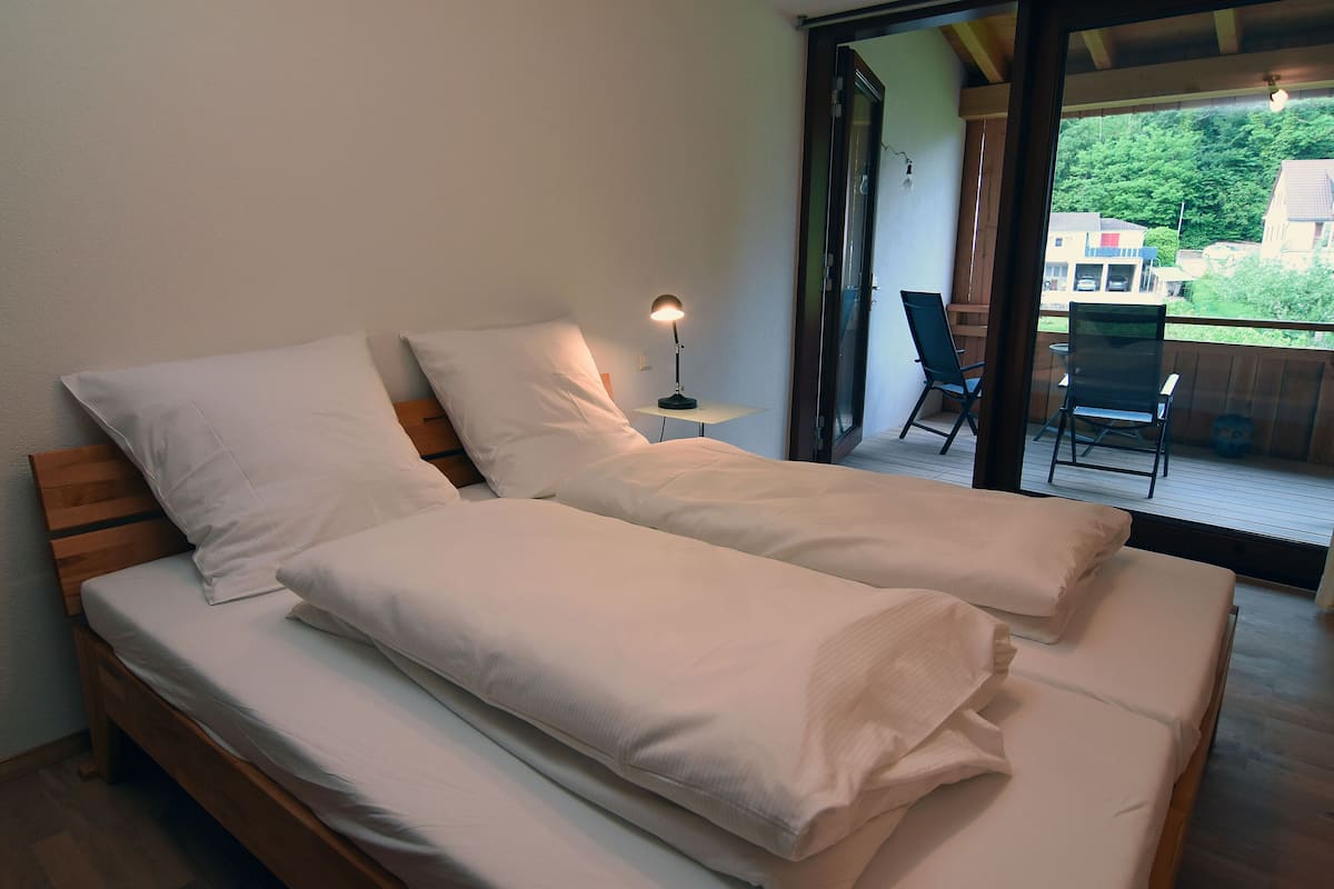 Apartment, 1 Schlafzimmer (Fuchsie) | Kostenloses WLAN, individuell dekoriert, individuell eingerichtet