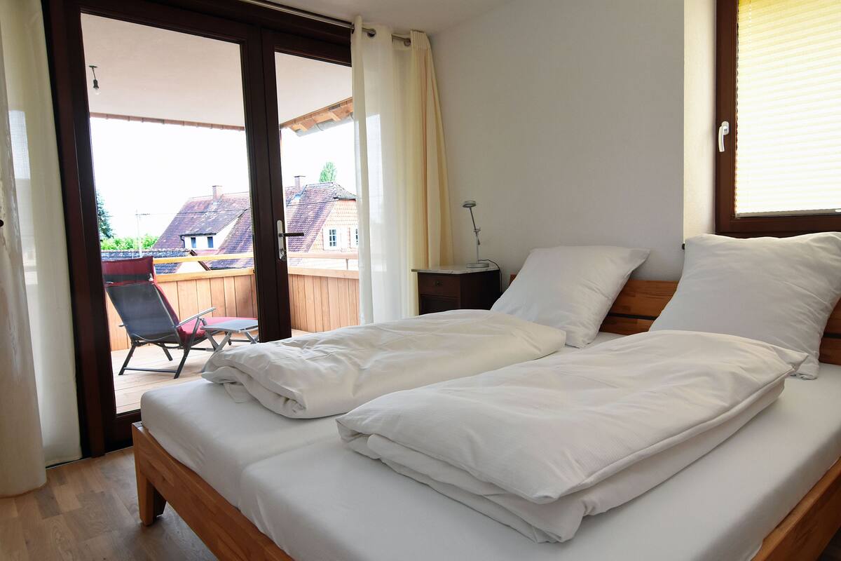 Apartment, 3 Schlafzimmer (Lilie) | Kostenloses WLAN, individuell dekoriert, individuell eingerichtet