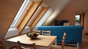 Apartment, 2 Bedrooms (Sonnenhut) | In-room dining - Ferienwohnungen Hof Geiger am Bodensee (Uhldingen-Muehlhofen)