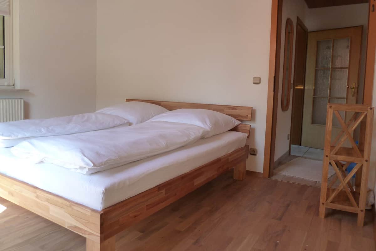 Apartment, 1 Schlafzimmer (Seerose) | Kostenloses WLAN, individuell dekoriert, individuell eingerichtet