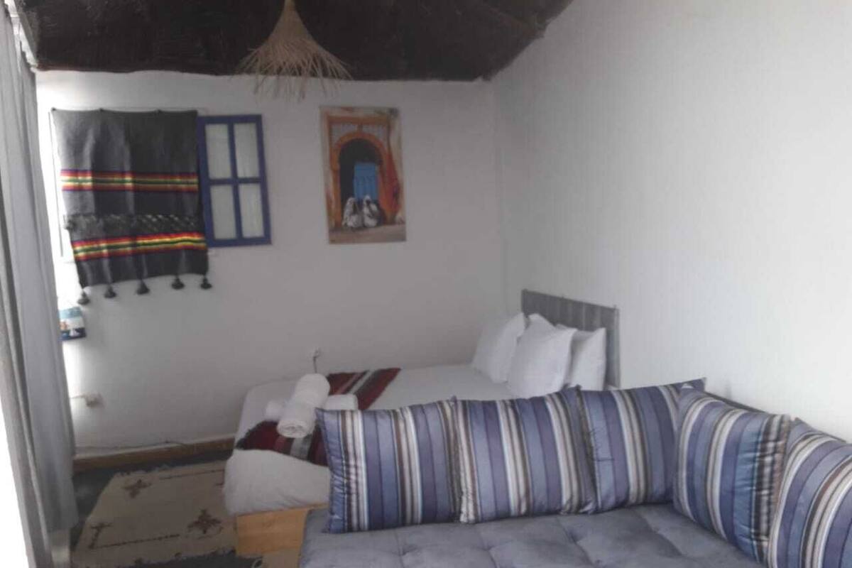 Blackout curtains, free WiFi, bed sheets