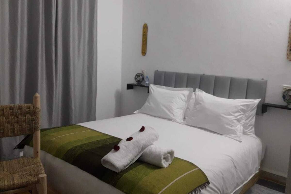 Blackout curtains, free WiFi, bed sheets