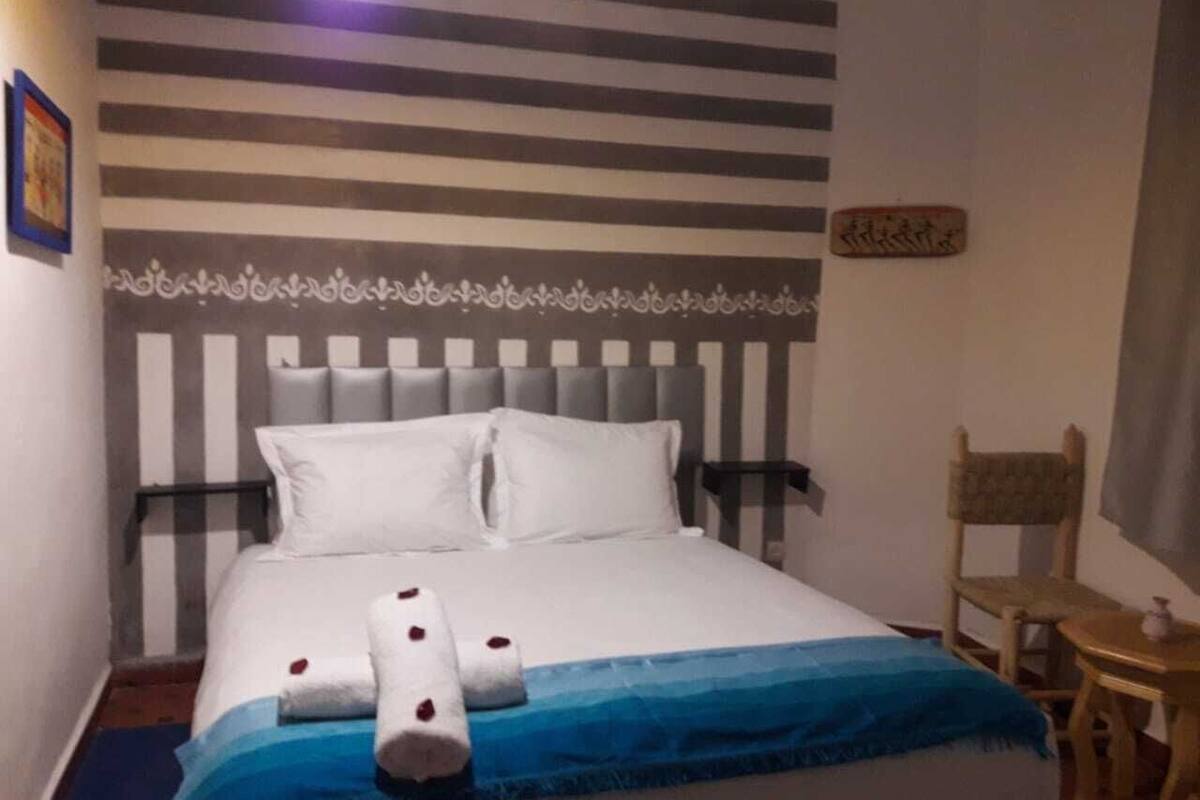 Blackout curtains, free WiFi, bed sheets