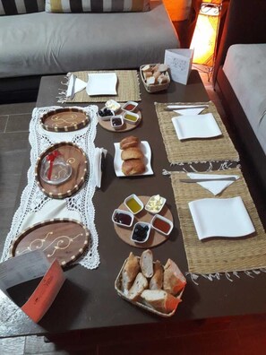 Daily continental breakfast (EUR 3 per person) - Wave Mogador (Essaouira)