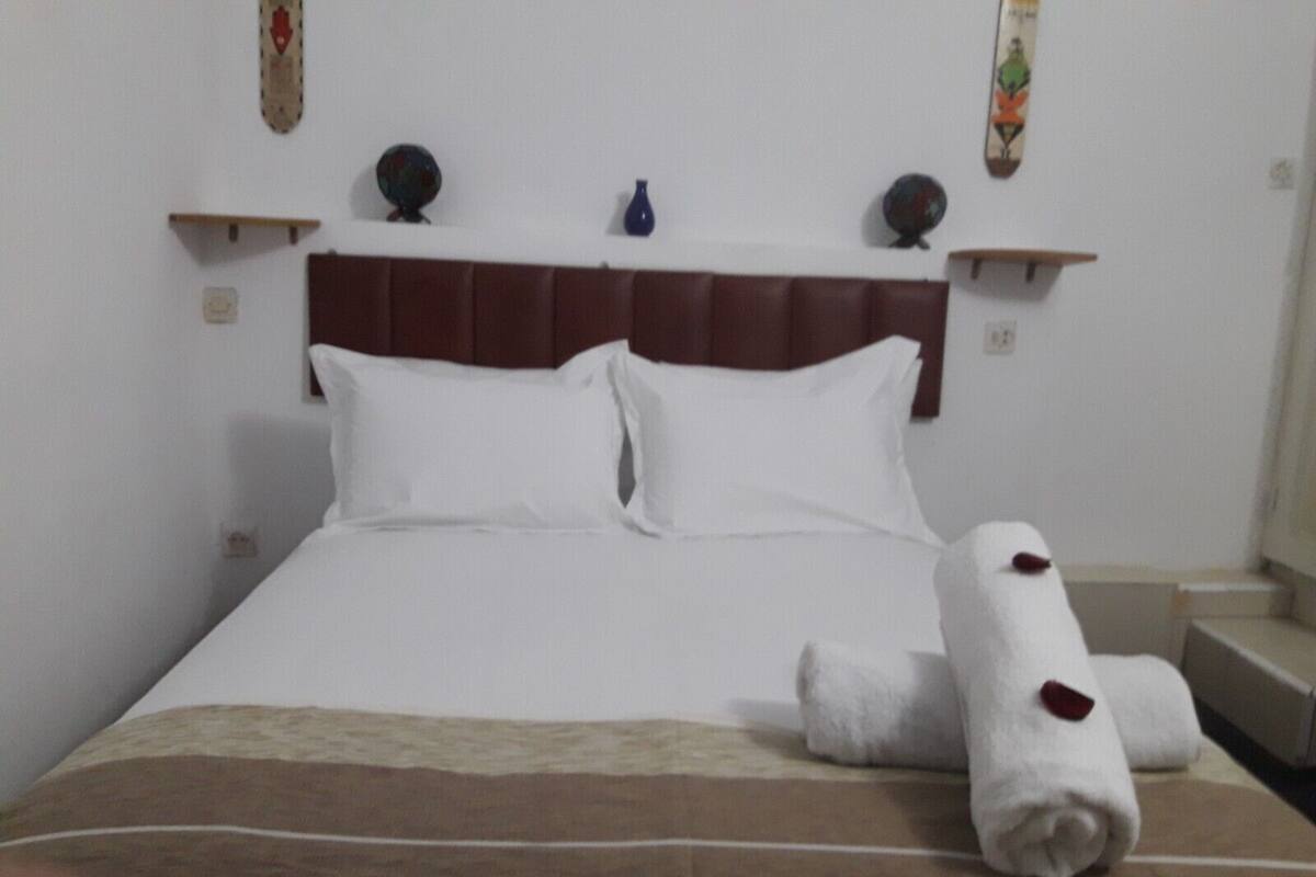Blackout curtains, free WiFi, bed sheets