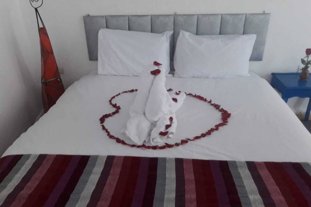 Blackout curtains, free WiFi, bed sheets