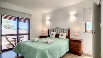 4 Schlafzimmer, BĂŒgeleisen/BĂŒgelbrett, kostenloses WLAN, BettwĂ€sche