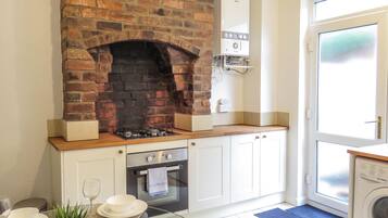 House | Private kitchen | Fridge, microwave, electric kettle