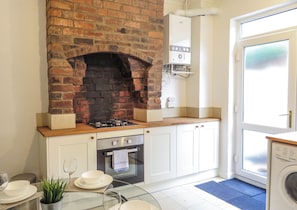 House | Private kitchen | Fridge, microwave, electric kettle - Tudors eSuites Historic Townhouse Birmingham with Garden (Birmingham)