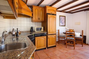 Frigorífic, microones, forn i placa de cuina