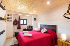 1 slaapkamer, een strijkplank/strijkijzer, gratis wifi, beddengoed