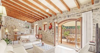 Stone-villa in a rural idyll with pool– Villa Mamici