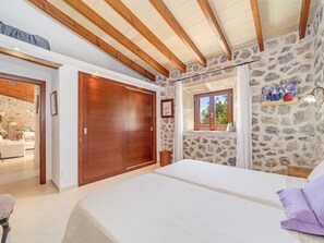 3 bedrooms, iron/ironing board, free WiFi, bed sheets - Stone-villa in a rural idyll with pool– Villa Mamici (Capdepera)