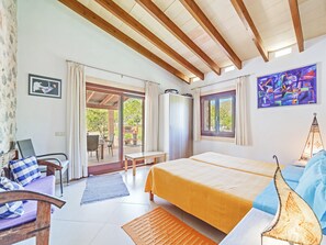 3 bedrooms, iron/ironing board, free WiFi, bed sheets - Stone-villa in a rural idyll with pool– Villa Mamici (Capdepera)