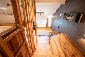 2 عدّة غرف نوم ومكواة/لوح كي وواي فاي مجانًا وملاءات أسرّة