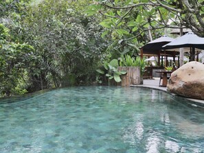 Piscine extérieure