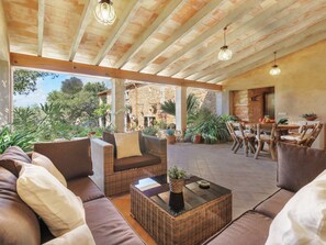 Outdoor dining - Finca "Villa Sa Punta" With Pool and Idyllic Terrace (Santanyi)