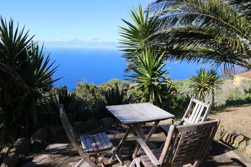 El Cortijo - Canarian finca with many palm trees & wonderful panoramic sea views