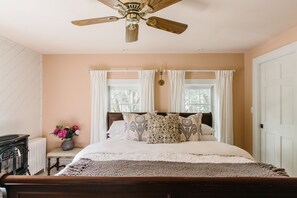 Superior Room | Individually decorated, free WiFi, bed sheets - Inn at Water's Edge (Plymouth)