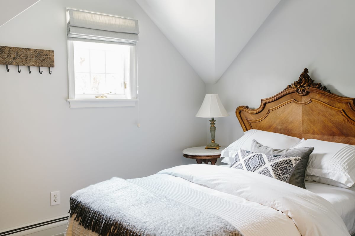 Decoración personalizada, wifi gratis y ropa de cama
