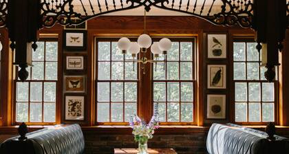 Inn at Water's Edge