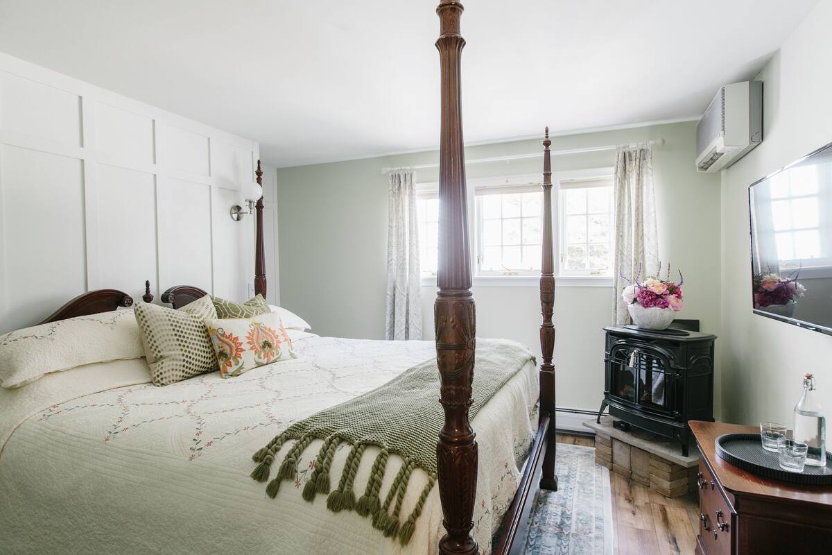 Chambre Premier | Accès au Wi-Fi (inclus), décor unique, literie fournie