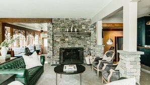 Fireplace - Inn at Water's Edge (Plymouth)