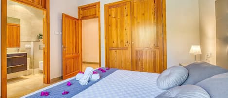 3 Schlafzimmer, BĂŒgeleisen/BĂŒgelbrett, kostenloses WLAN, BettwĂ€sche