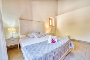 3 chambres, fer et planche à repasser, Wi-Fi gratuit, draps fournis