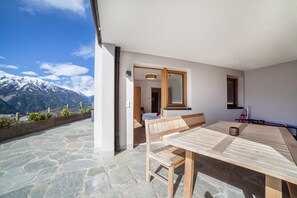 Outdoor dining - Rustic Apartment Vermoi on Mountain Farm with Terrace (Kastelbell-Tschars)