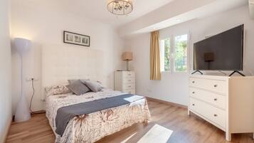 4 camere, ferro/asse da stiro, Wi-Fi gratuito, lenzuola