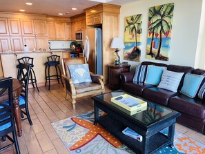 Smart TV, DVD player, books - Breathtaking Views in this beautiful 2 bedrm 2 bathrm condo in Resort!☀️☀️☀️ (Tybee Island)