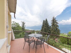 Outdoor dining - Bright with garden - Apartment San Zeno di Montagna (San Zeno di Montagna)