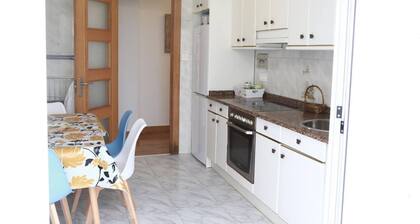 Artasamina 2 Warm Central Apartment by The Urban Hosts