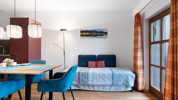 2 makuuhuonetta, silitysrauta/-lauta, ilmainen Wi-Fi, vuodevaatteet